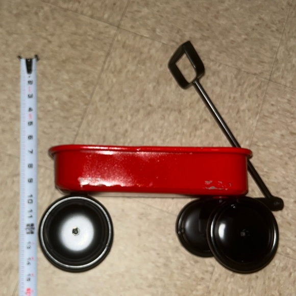 Red Wagon - Picture 1 of 2